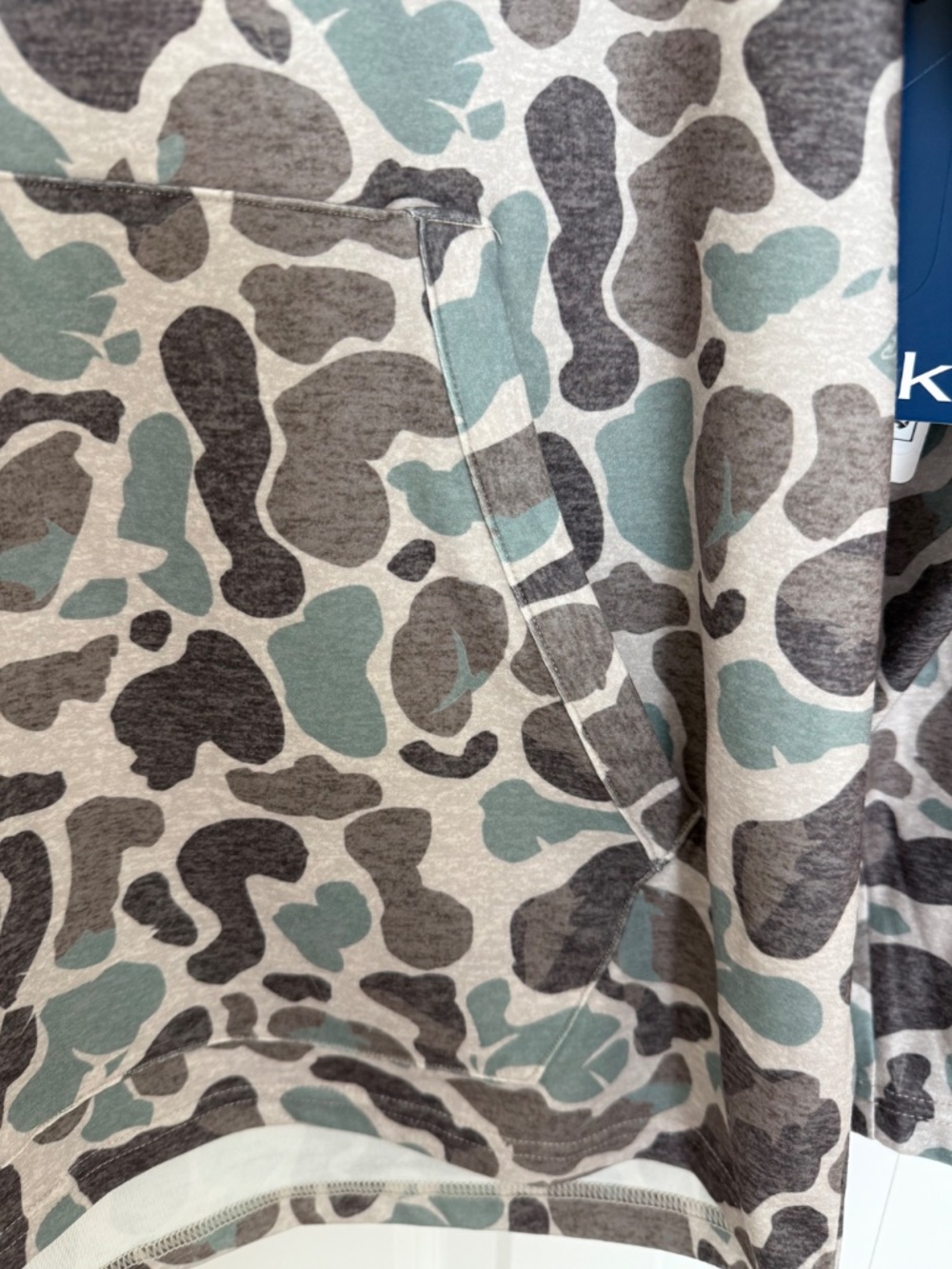 Huk Leeward Lightweight Fleece Hoodie NWT - Picture 3 of 7